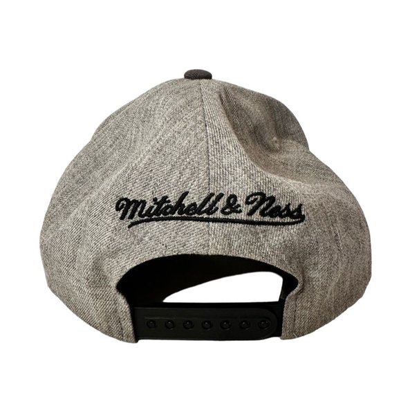 Mitchell & Ness Houston Rockets Hardwood Classics Snapback Hat Grey/Black - Picture 2 of 9